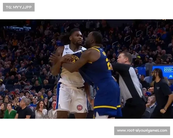 双红会火爆上演 球员冲突频繁 多人染黄场面失控